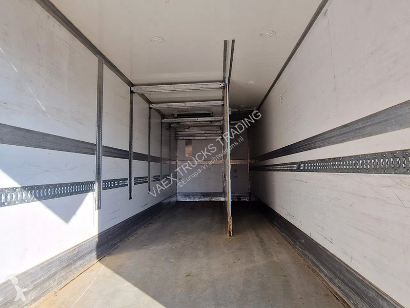 Kamion Volvo 330 4x2 - Carrier MT 18 Frigo -...
