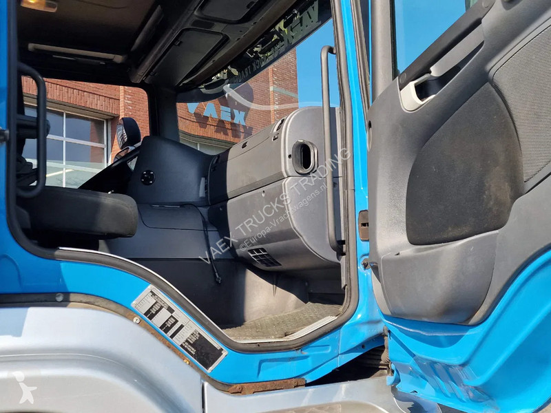 Camion Scania P320 4x2 - Side boars - oadlift -...