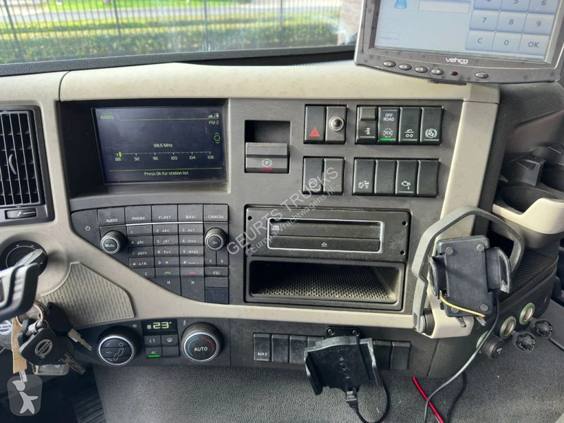 Kamion Volvo 8X4 + STETTER 9 M3 MIXER/MISCHER +...