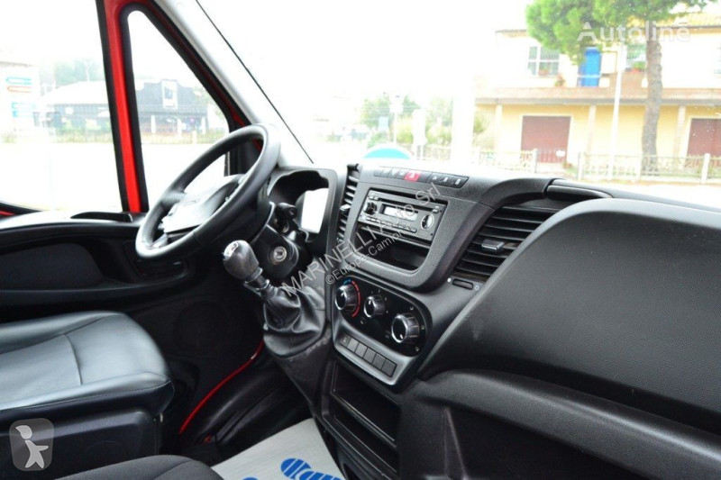 Véhicule utilitaire Iveco DAILY 35C13