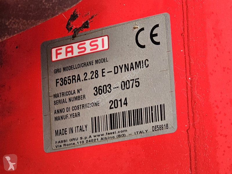 Vrachtwagen Volvo FM  8x4-4 / FASSI 36.5 t/m -8...
