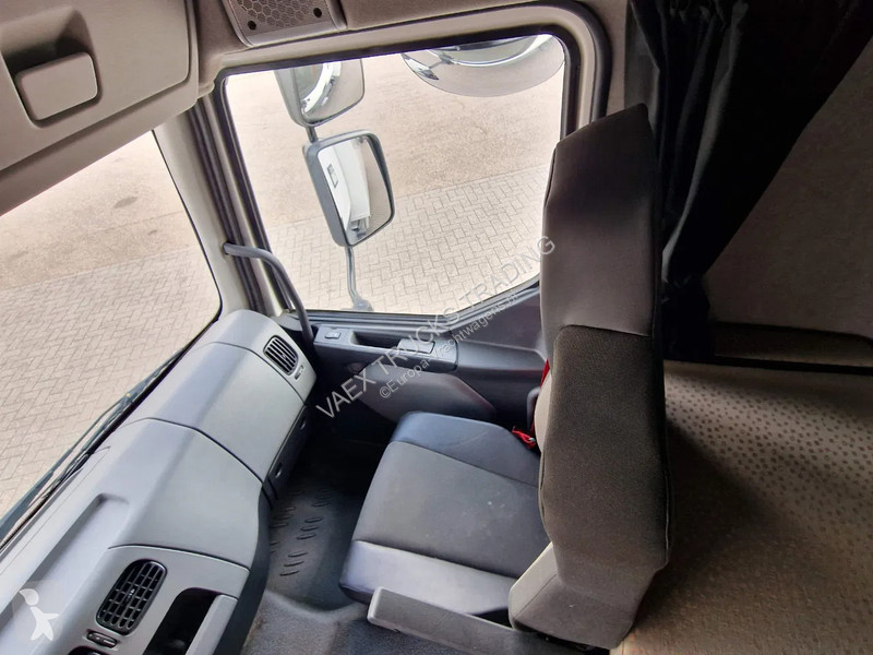 Vrachtwagen Renault D16 250 4x2 Box with side...