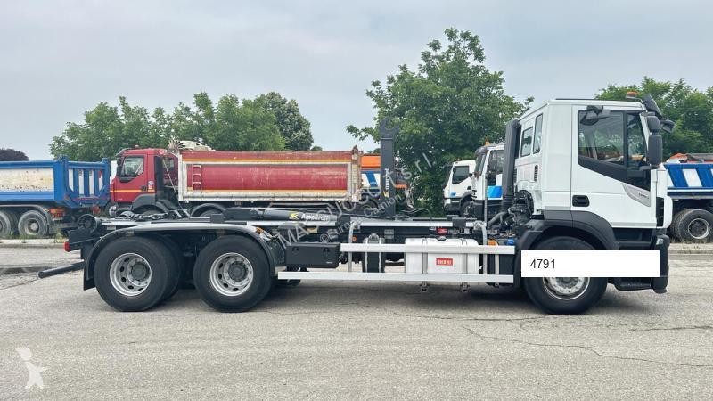 Kamion Iveco 460