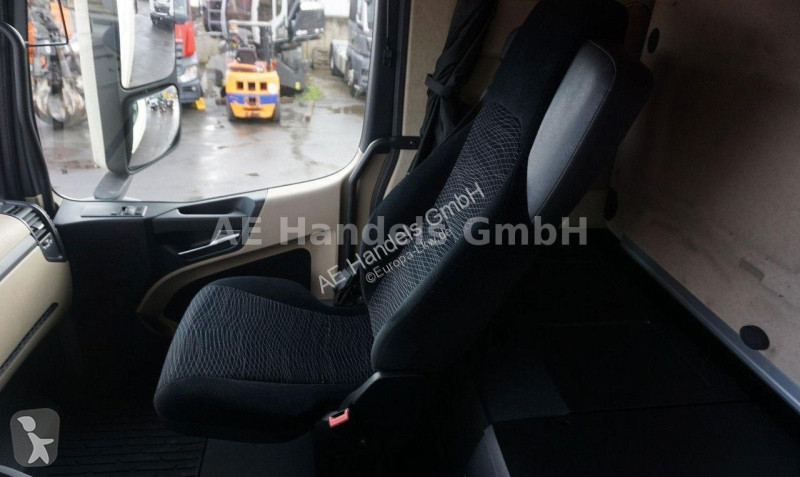 Vrachtwagen Mercedes 2551