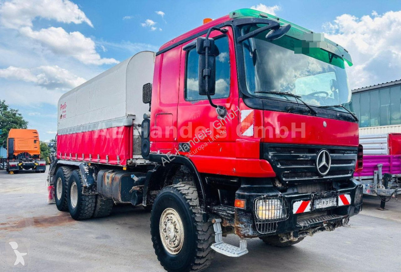 Camion Mercedes 3348