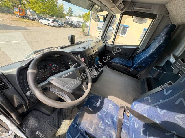 Kamion Iveco...