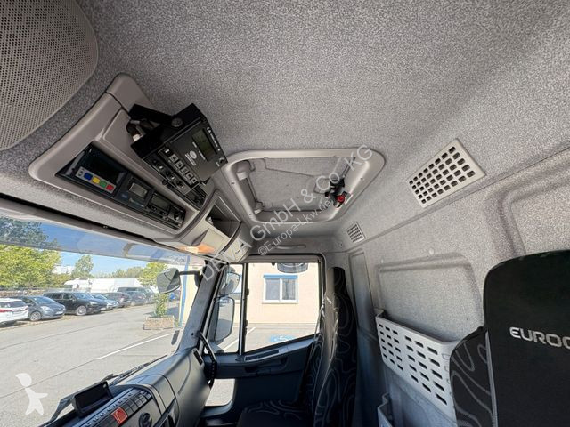Kamion Iveco...