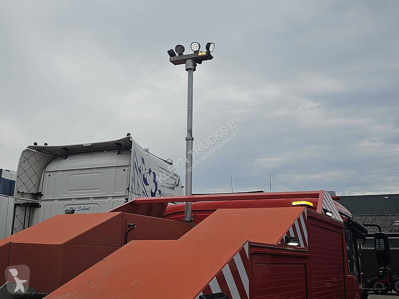 Kamion MAN 8.220  BOTTIE LIFT 8 TON