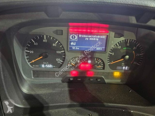 Vehículo de limpieza viaria Mercedes Haken mit...
