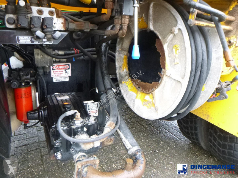 شاحنة DAF 55220 4X2 RHD Whale vacuum tank 8.1 m3