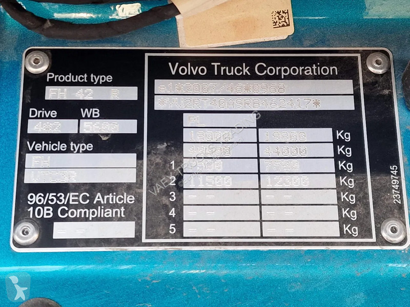 شاحنة Volvo 500 Globetrotter XL Cartransporter...