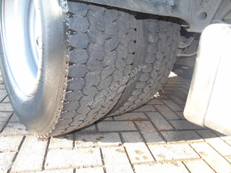 شاحنة Volvo 14.210 + ATP/FRC + CARRIER + LIFT +...