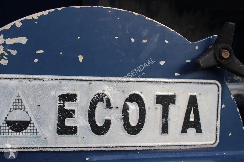 شاحنة Volvo 12340 + ADR + stokota 14.000L + manual