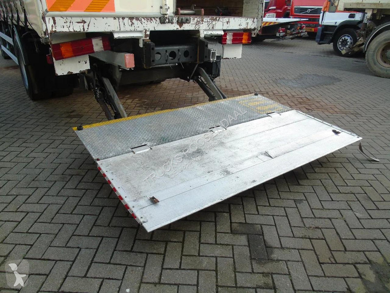 Camion Mercedes 1829 + euro 5 + lift + manual