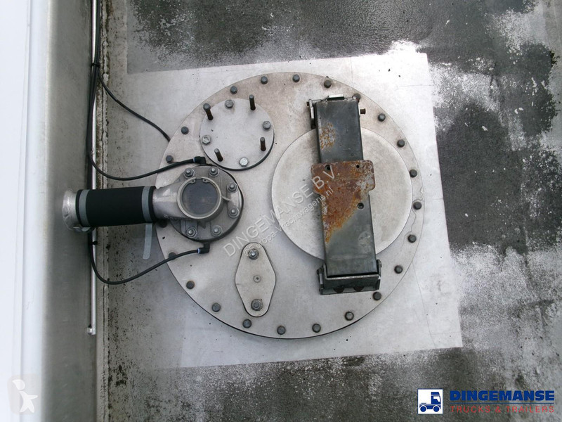 شاحنة Volvo 380 6X2 fuel tank 20.6 m3 / 4 comp