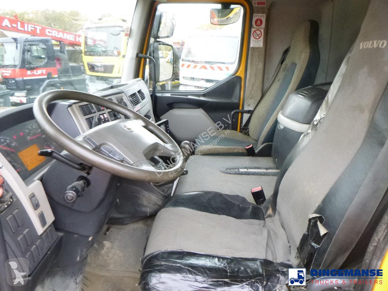 شاحنة Volvo FL 4x2 Vacuum truck Whale 8.1 m3