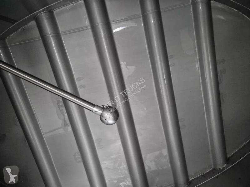 شاحنة Renault 420 - 11000L INSULATED INOX TANK...