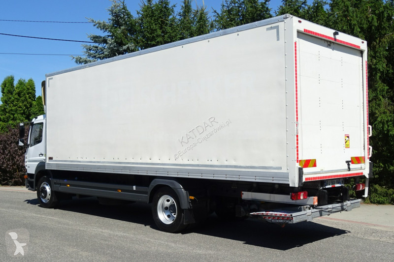 شاحنة Mercedes 1521 Euro 6 kontener 20p....