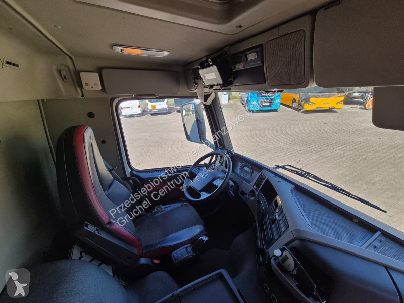 Камион Volvo FM 340 / CARRIER I350 / LIFT ZEPRO