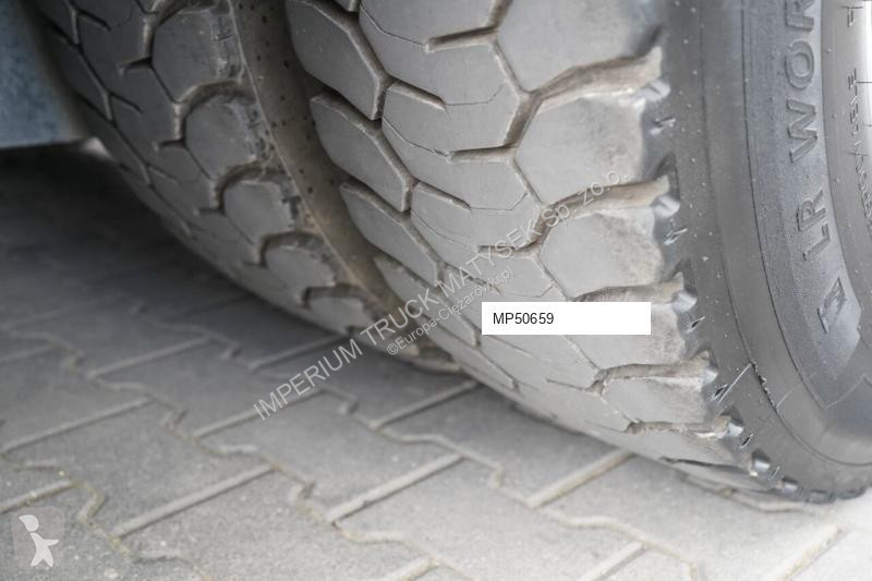 شاحنة Mercedes X-HIPRO 302