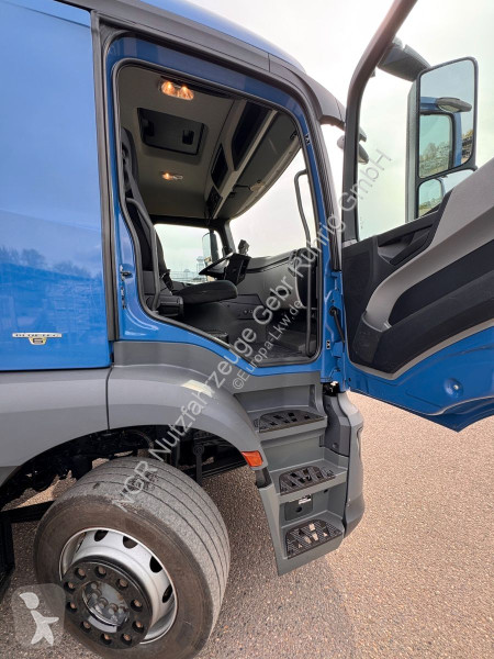 Camion Mercedes 6X2 Plateau 7,40m + 1,00 m...