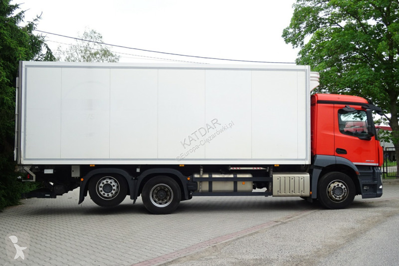 شاحنة Mercedes 2840 Syp euro 6 chłodni 3 osie...