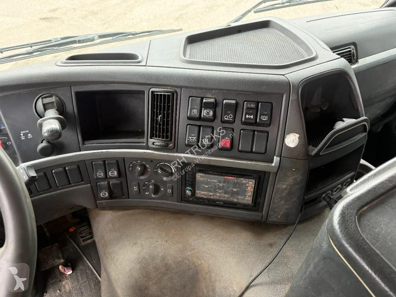 شاحنة Volvo 300 6X2 EURO 5 - PALFINGER PK15002...