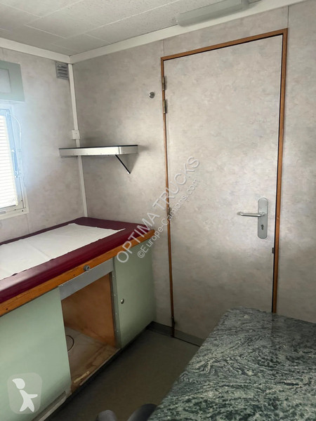شاحنة Renault 220 MEDISCHE VRACHTWAGEN /CAMION...