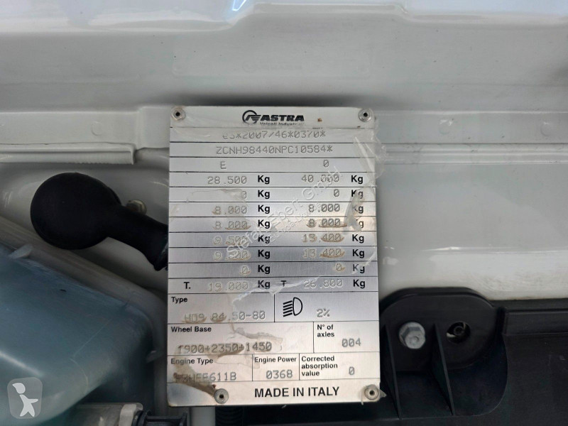 شاحنة Iveco Astra HD9 84.50-80 8x4 Muldenkipper...