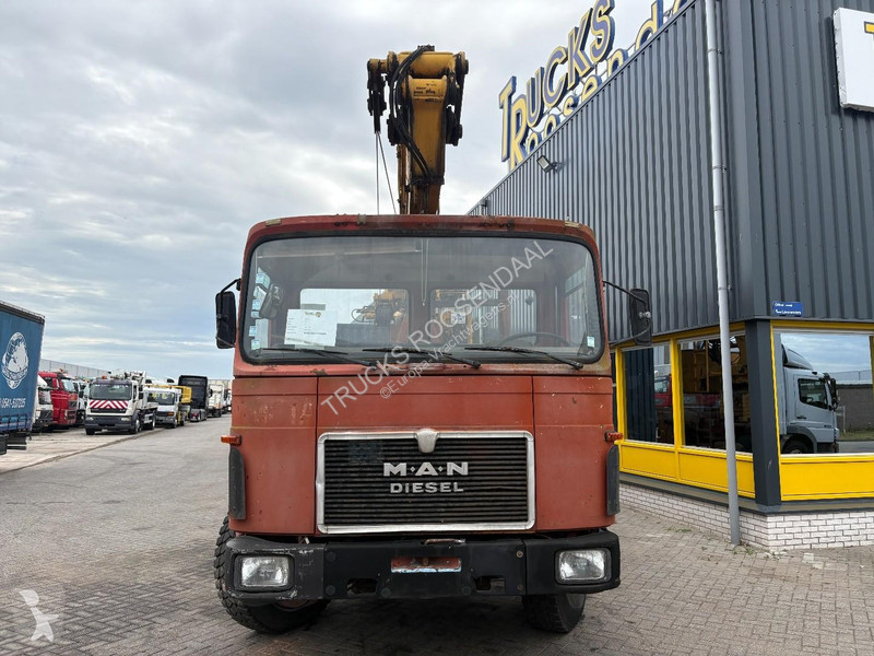 شاحنة MAN f8 + 6 CYLINDER + MANUAL + MKG 22METER