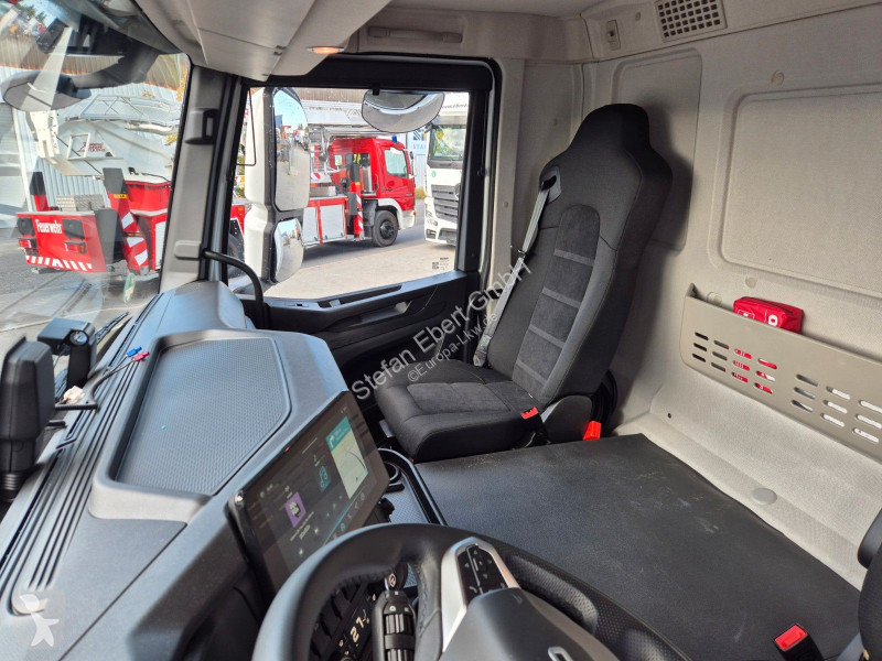 شاحنة Iveco AD190S40/FP Lamberet Mitsubishi LBW...