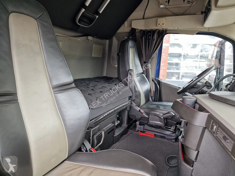شاحنة Volvo 13460 6X2 - full air - WB600 -...