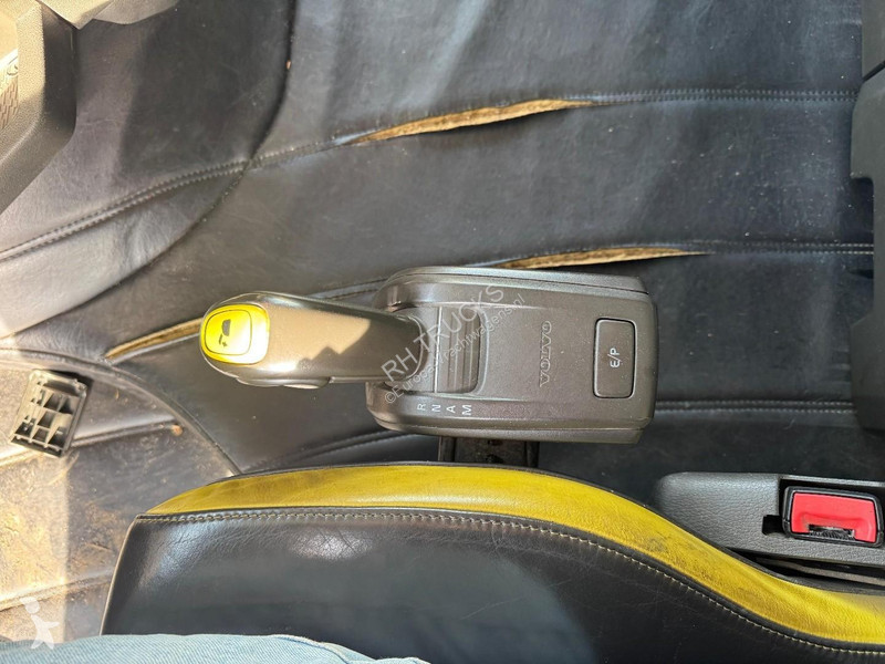 شاحنة Volvo 16750 6X4 EURO 6 + EPSILON S260Z +...