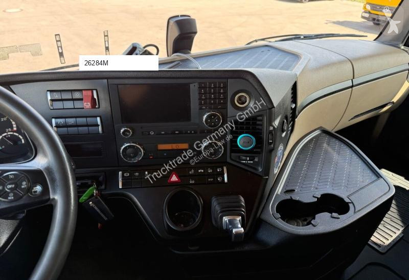 شاحنة Mercedes 2542
