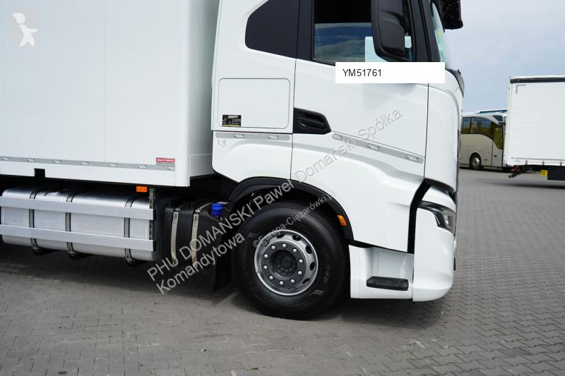 Camión Iveco / 420 / E 6 / KONTENER + WINDA /...
