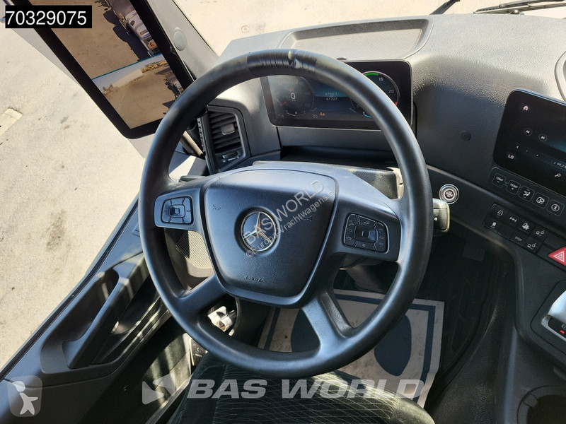 شاحنة Mercedes 2533 6X2 LOW Mileage! Lifting...