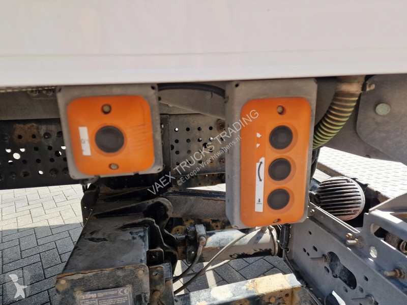 شاحنة Mercedes 1827 4x2 Box with sidedoors -...