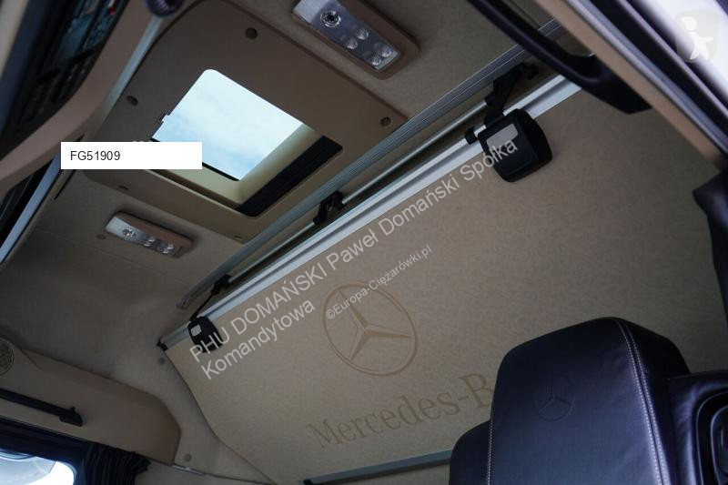 Грузовик Mercedes / TANDEM