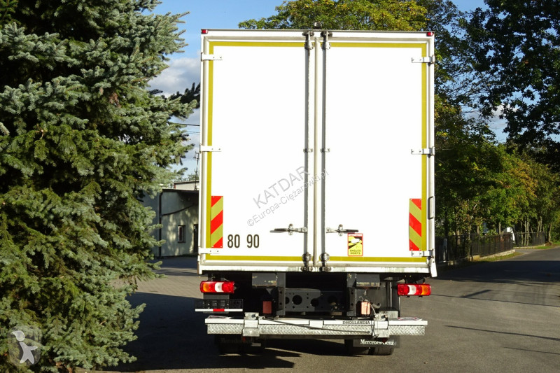 Kamion Mercedes 1827 Euro6 kontener 21pal,...