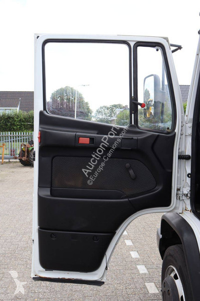 Camion Mercedes 813D