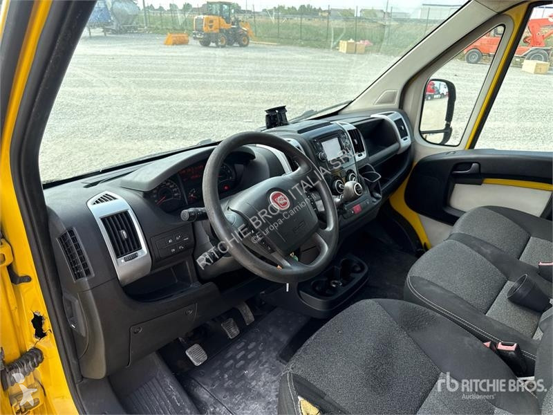 Вантажівка Fiat Van Truck