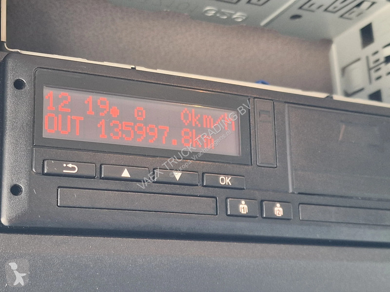 Вантажівка DAF 300 4x2 - Box - Low KM - Full...