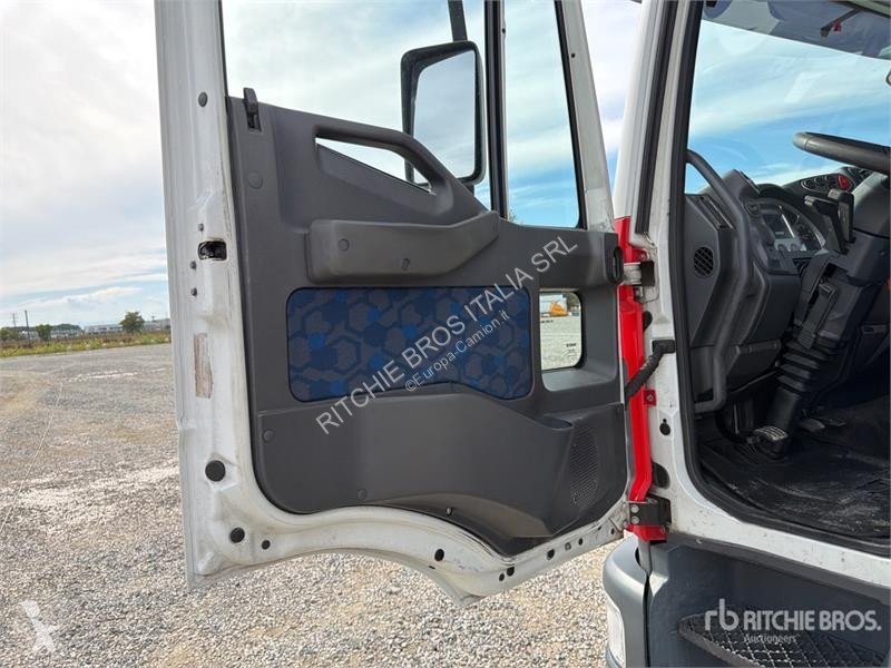 Kamion Iveco 140E28 4x2 Refrigerated Truck