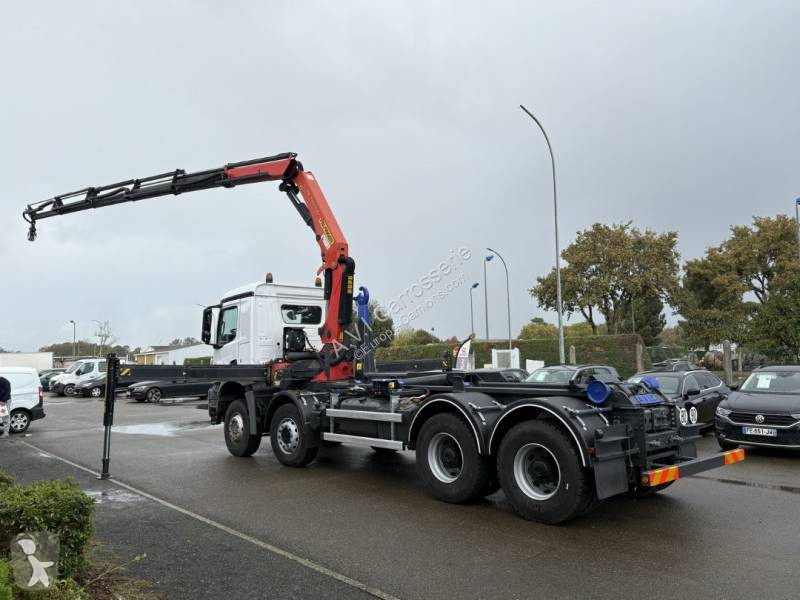 Vrachtwagen Mercedes 3240