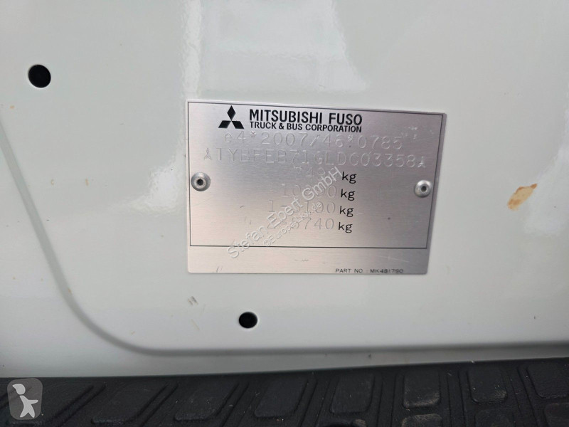 Kamion Mitsubishi Fuso 7C18D DoKa 7 Sitze AHK