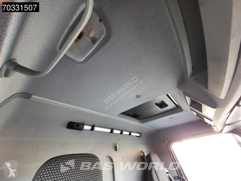 Camión Mercedes 1522 4X2 15t Curtainsides...