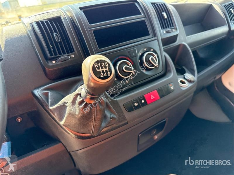Camion Peugeot 335 L2H2 2.0 BLUEHDI 130CV Van...