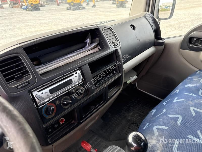 Camion  PNT205 NHD 18.1 m on Nissan Cabstar...