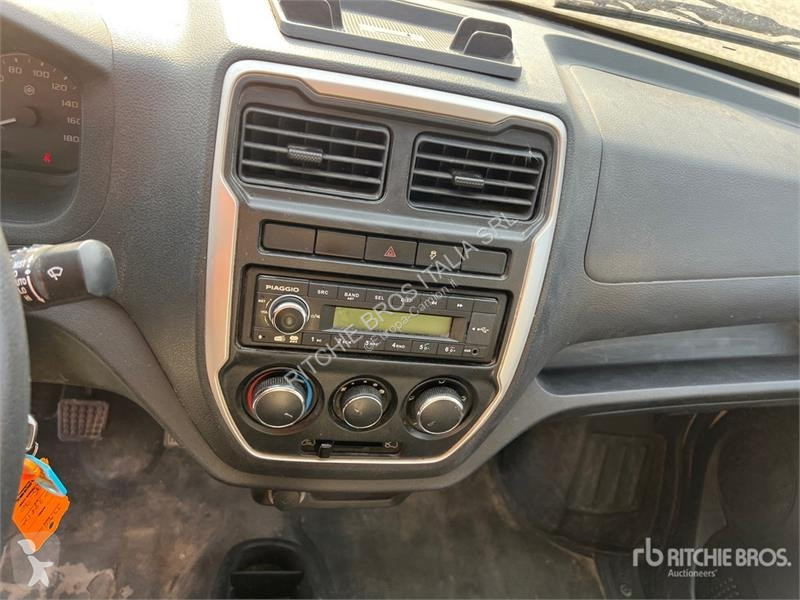 Camion Piaggio NP6 S/A Dump Truck