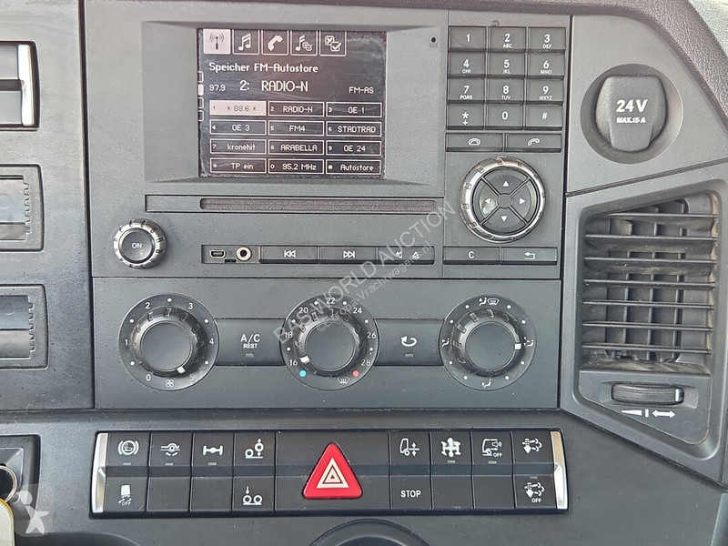 شاحنة Mercedes 2545